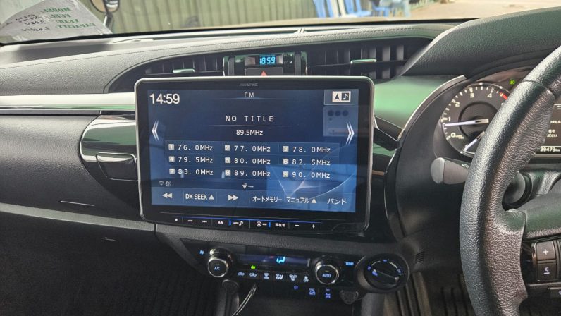 
								Toyota Hilux full									