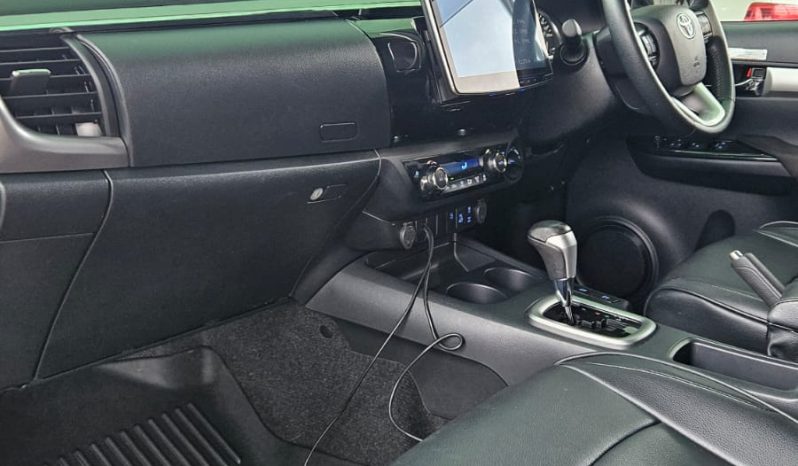 
								Toyota Hilux full									