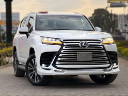 Lexus LX600