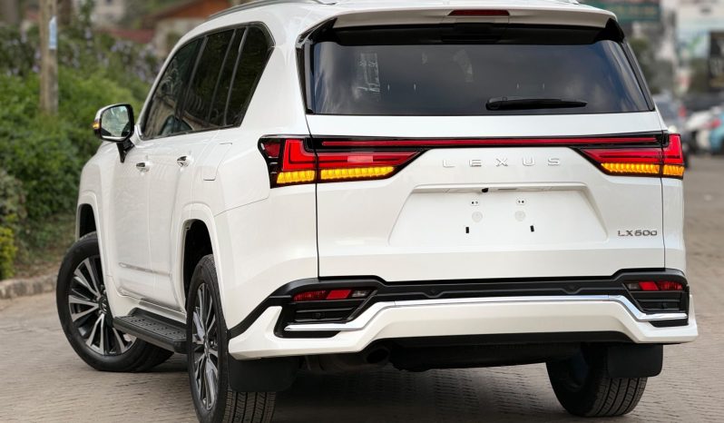 
								Lexus LX600 full									