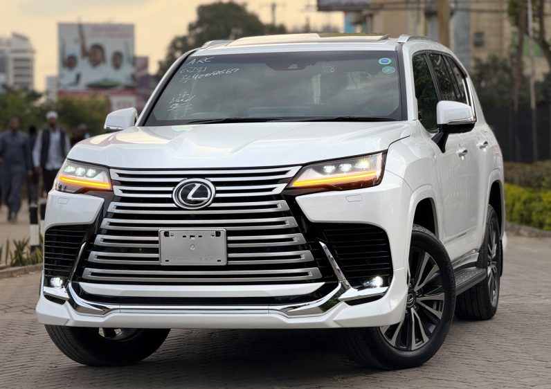 
								Lexus LX600 full									