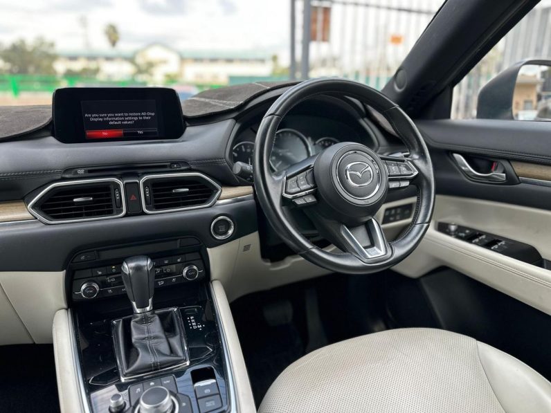 
								Mazda CX-8 full									