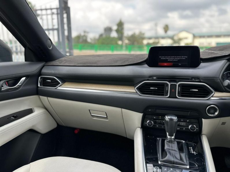
								Mazda CX-8 full									