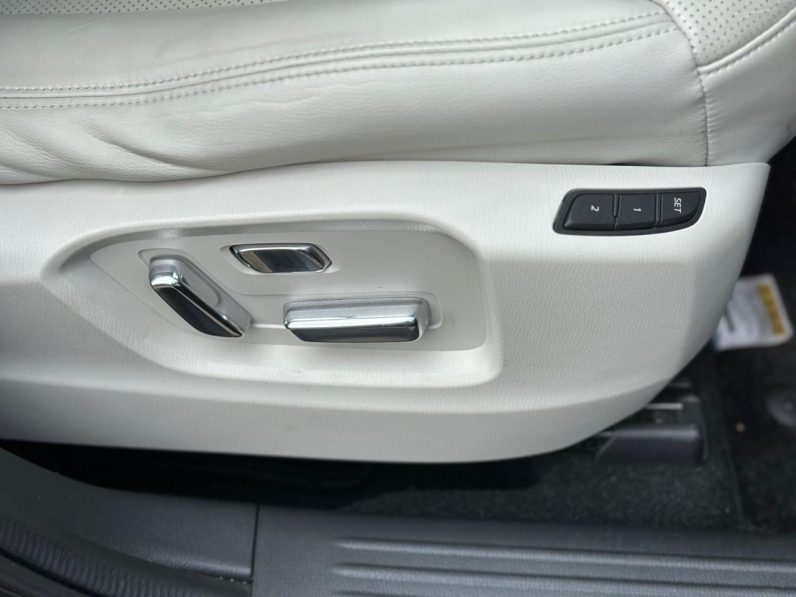 
								Mazda CX-8 full									