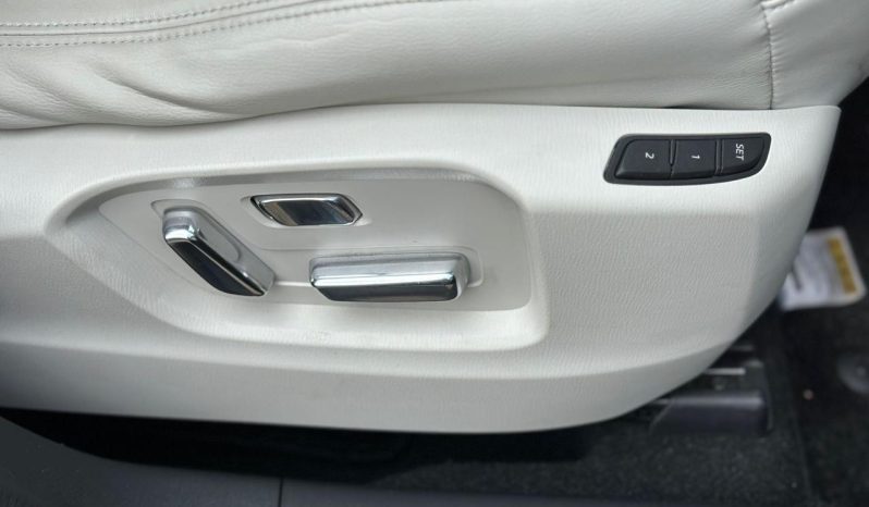 
								Mazda CX-8 full									