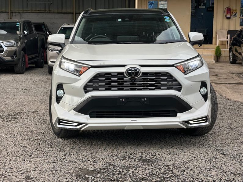 
								Toyota Rav4 full									