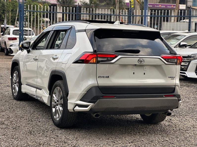 
								Toyota Rav4 full									