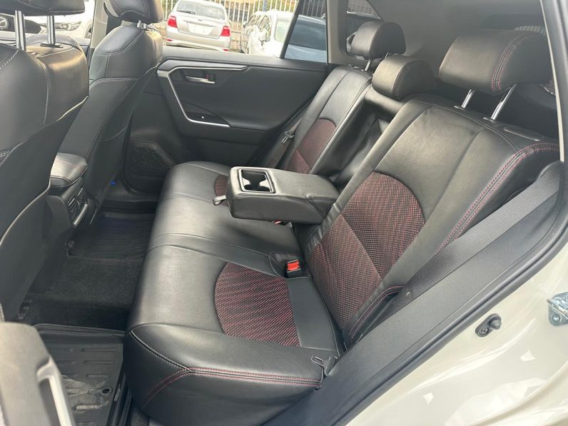 
								Toyota Rav4 full									