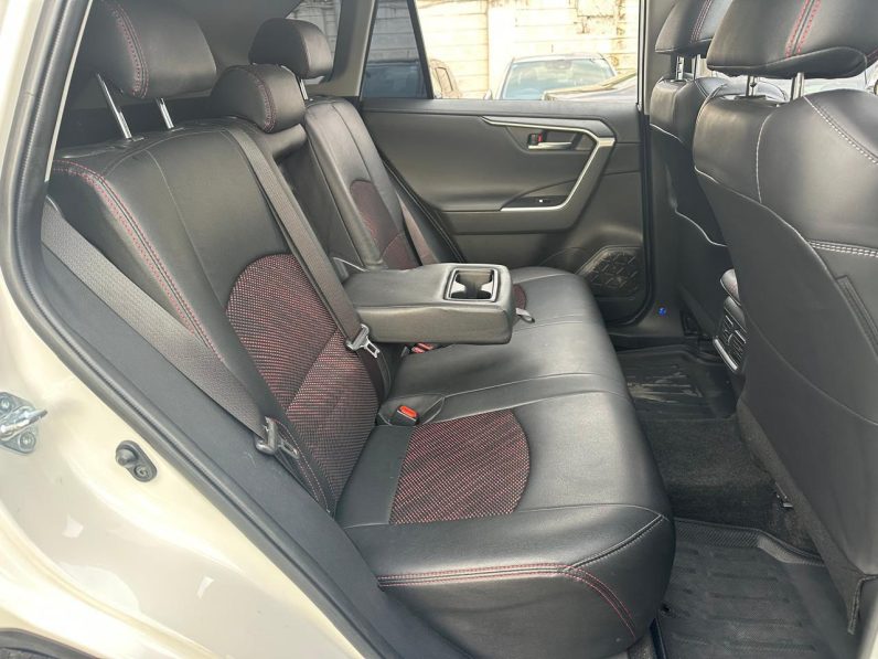 
								Toyota Rav4 full									