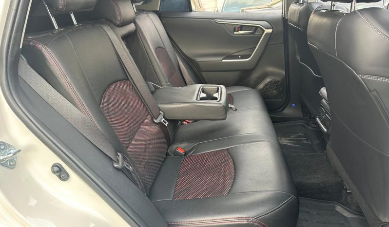 
								Toyota Rav4 full									