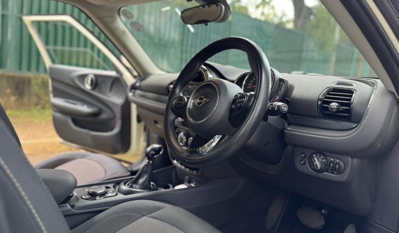
								Mini Cooper Clubman full									