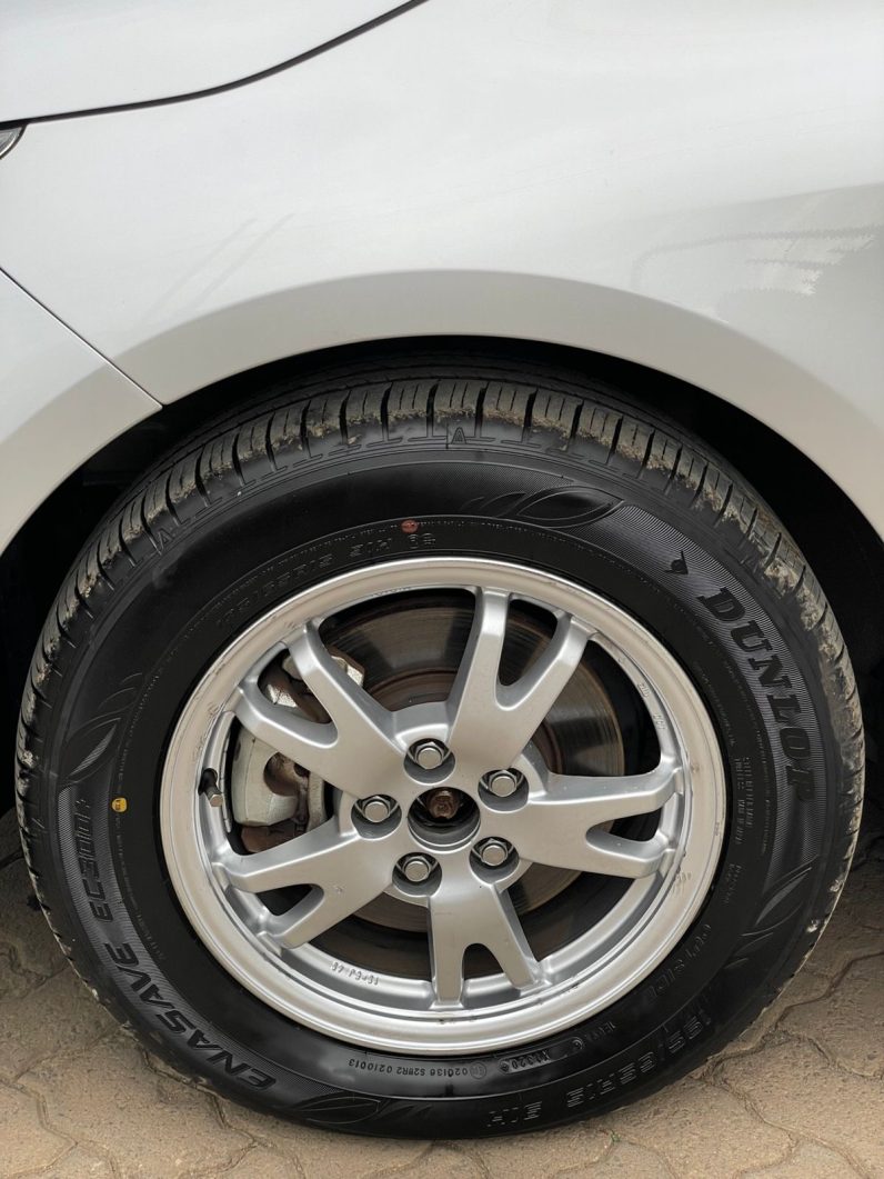 
								Toyota Corolla Touring full									