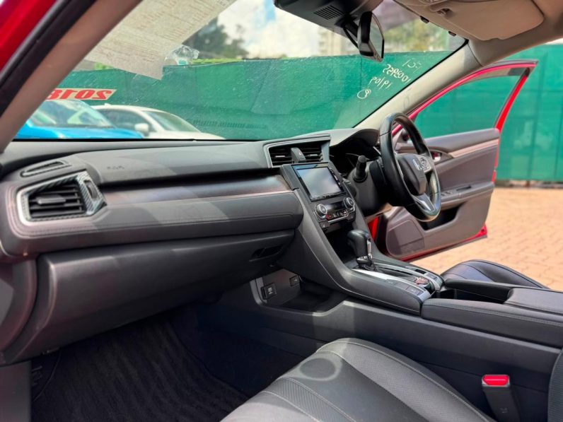 
								Honda Civic Sport full									