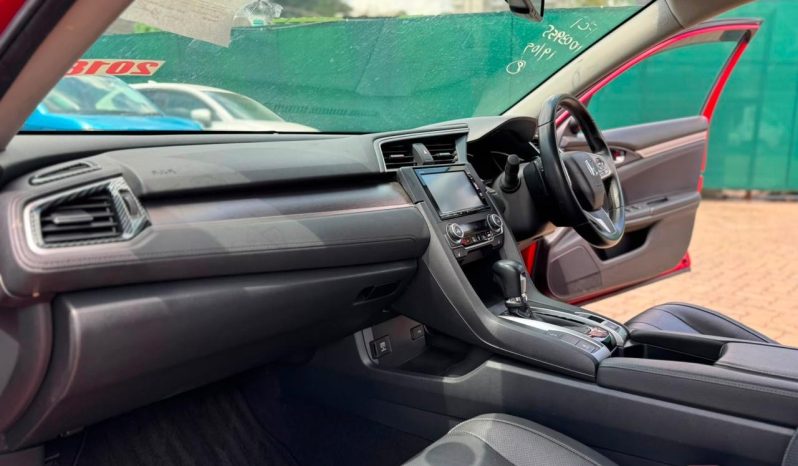 
								Honda Civic Sport full									