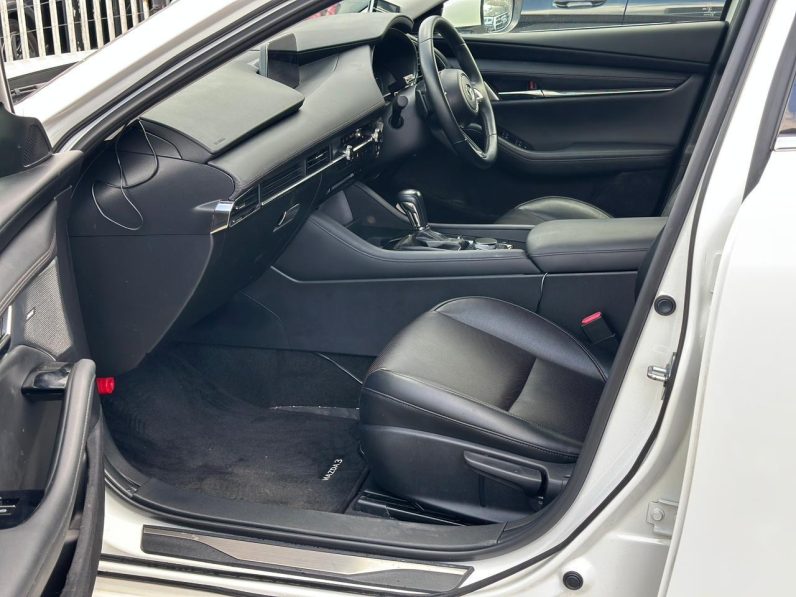 
								Mazda 3 full									