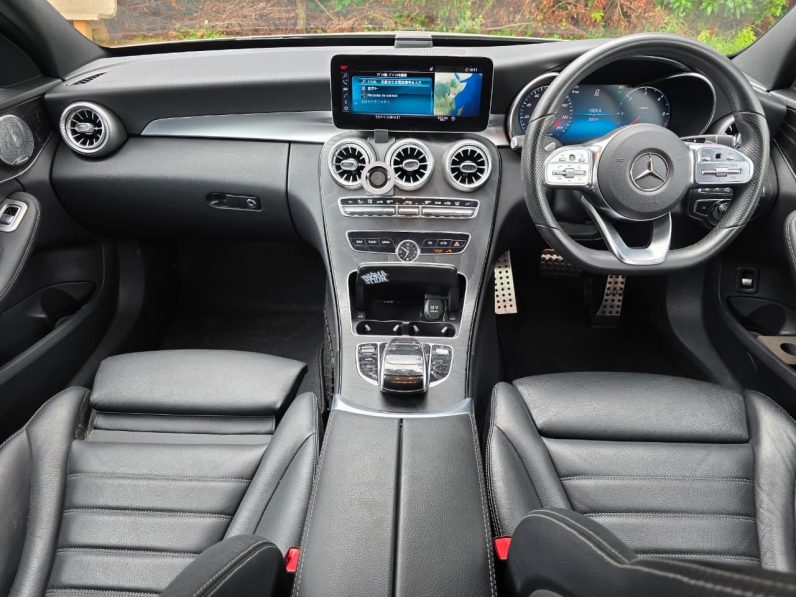
								Mercedes Benz C220d AMG Line full									