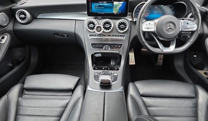 
								Mercedes Benz C220d AMG Line full									