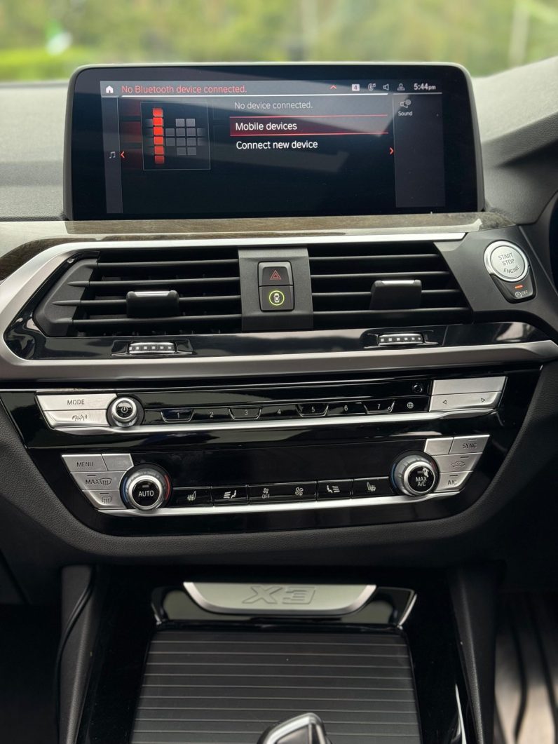 
								BMW X3 full									