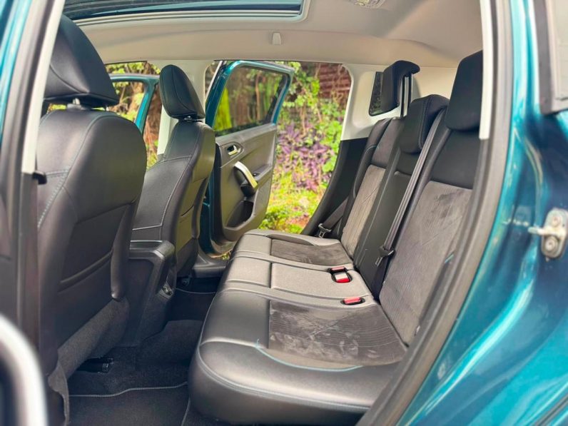 
								Peugeot 2008 full									