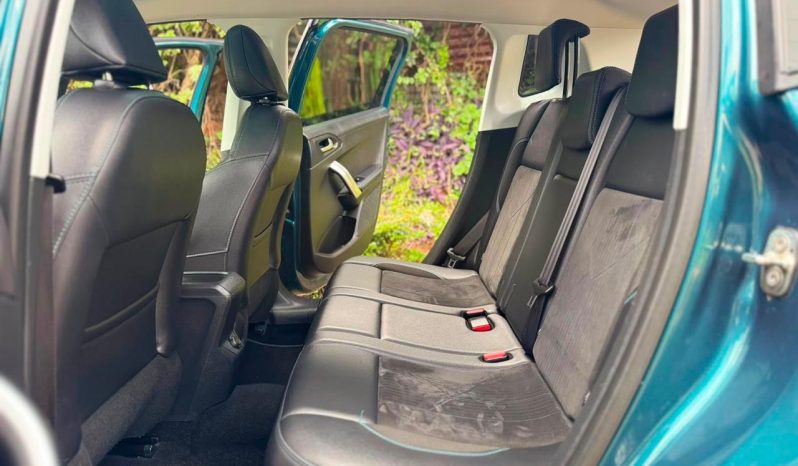 
								Peugeot 2008 full									