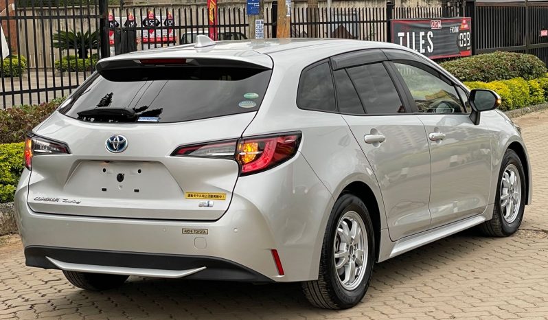 
								Toyota Corolla Touring full									