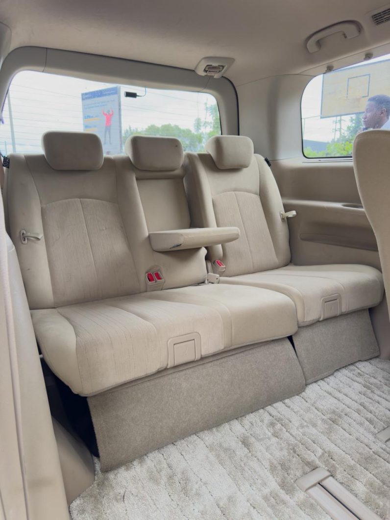 
								Nissan Elgrand full									