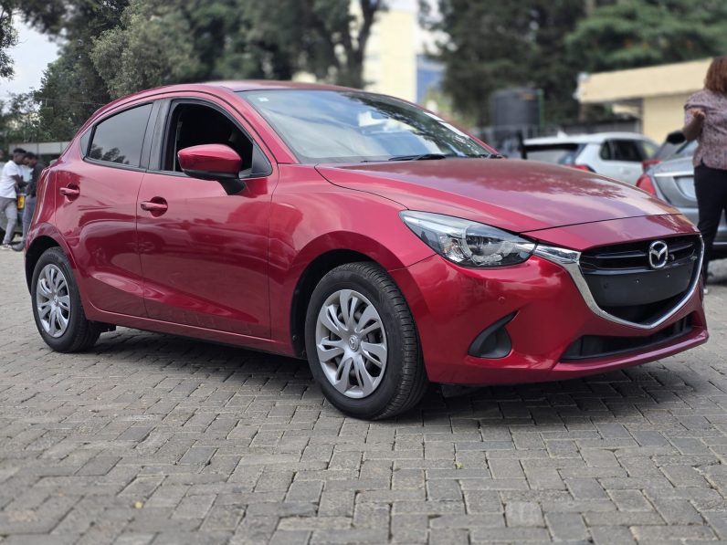 
								Mazda Demio full									