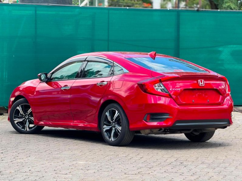 
								Honda Civic Sport full									
