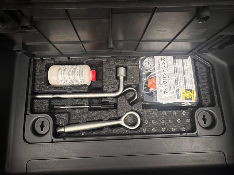 
								Honda Fit Shuttle full									