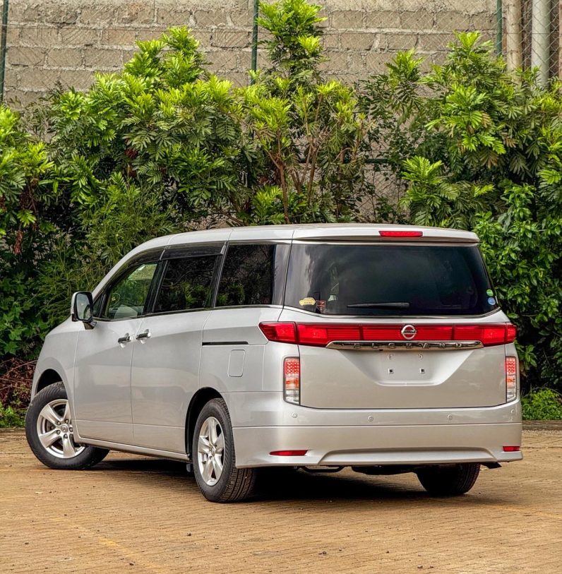 
								Nissan Elgrand full									