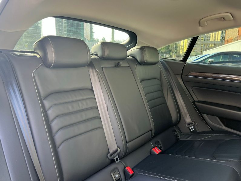 
								Volkswagen Arteon full									