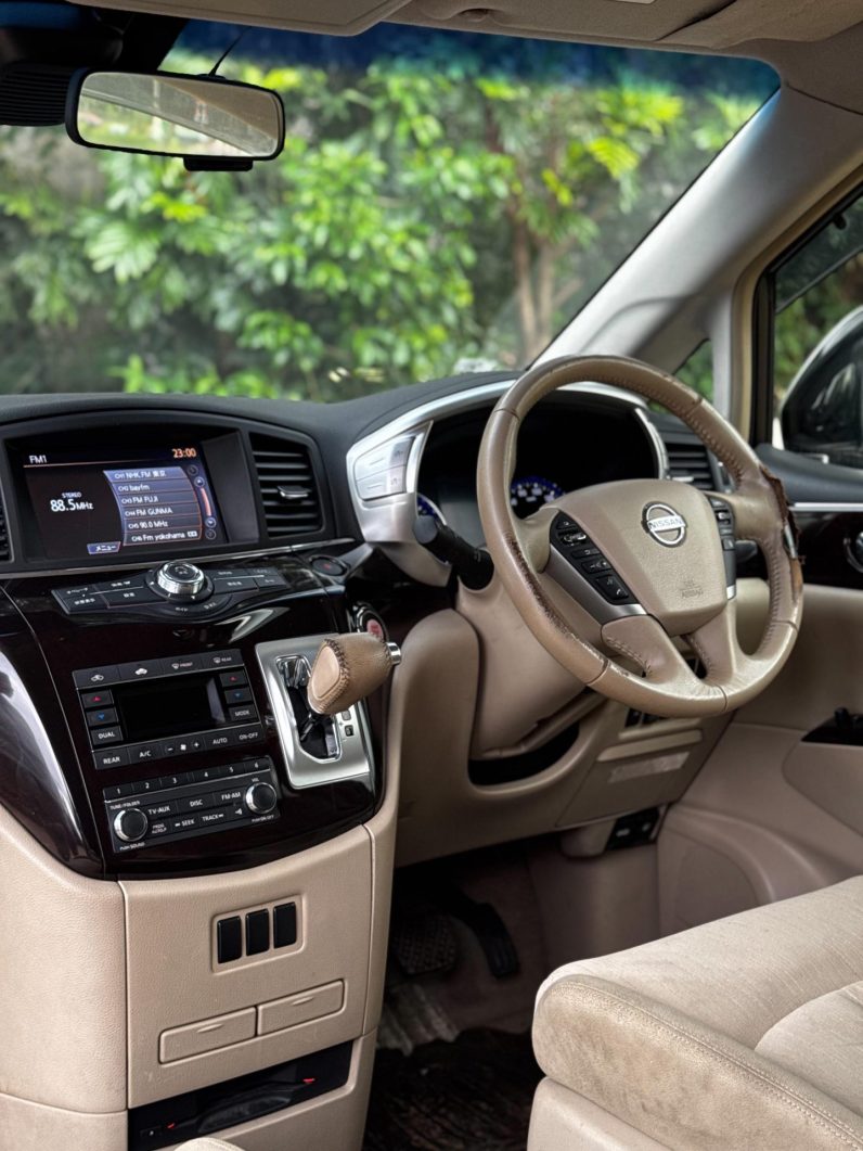 
								Nissan Elgrand full									