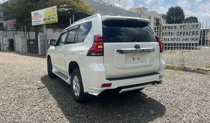 
								Toyota Land Cruiser Prado TXL full									