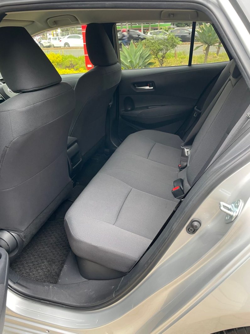 
								Toyota Corolla Touring full									