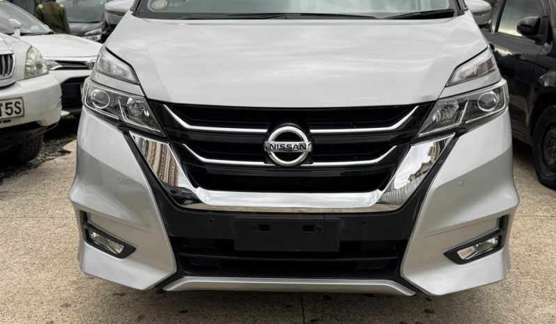 
								Nissan Serena full									