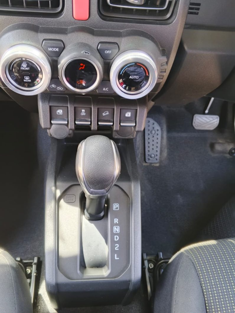 
								Suzuki Jimny full									