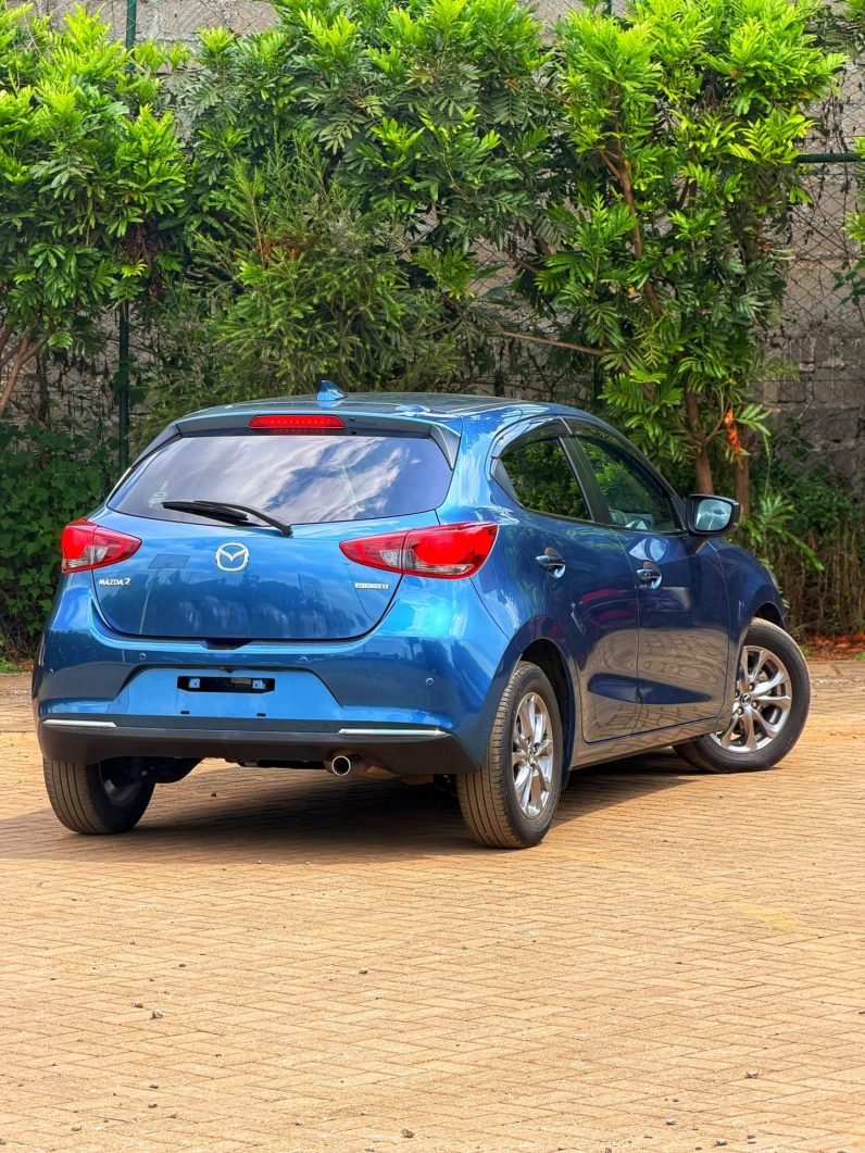 
								Mazda 2 full									