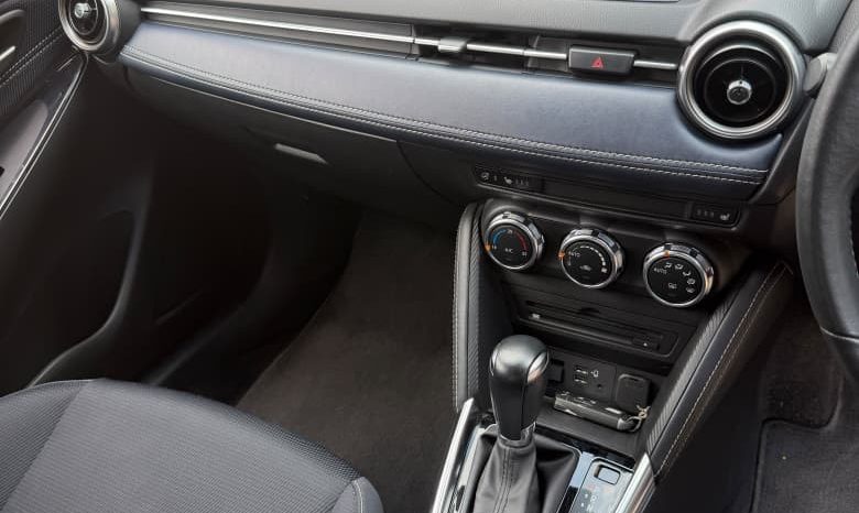 
								Mazda 2 full									