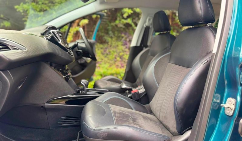 
								Peugeot 2008 full									