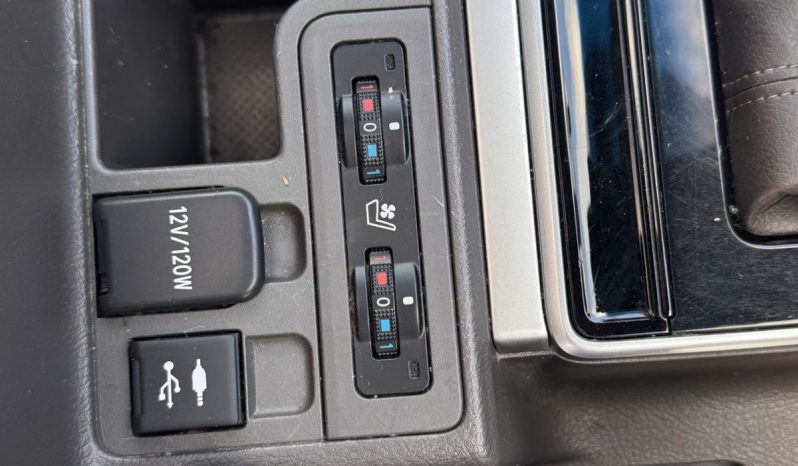 
								Toyota Land Cruiser Prado TXL full									