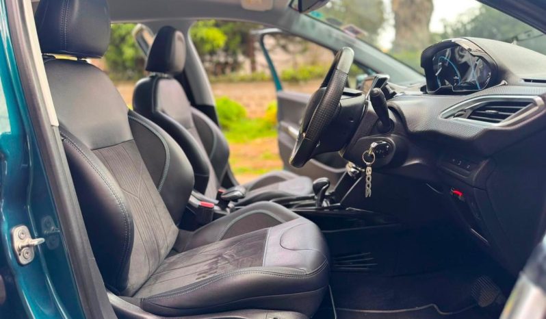 
								Peugeot 2008 full									
