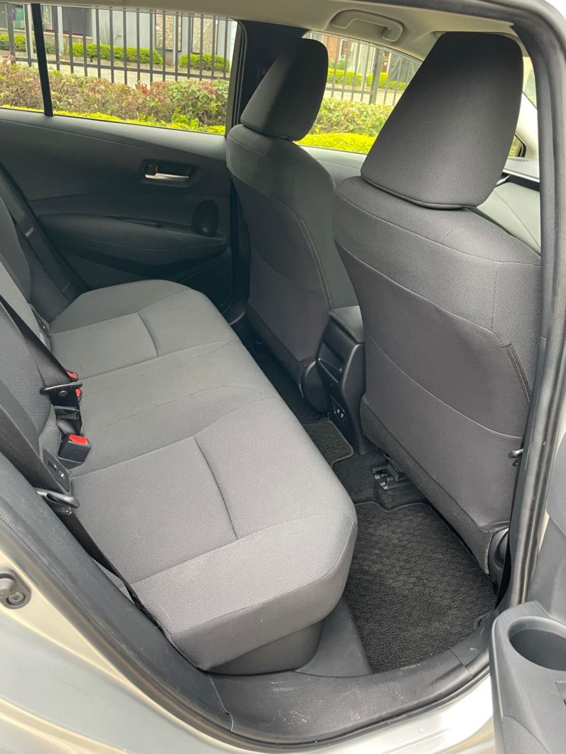 
								Toyota Corolla Touring full									