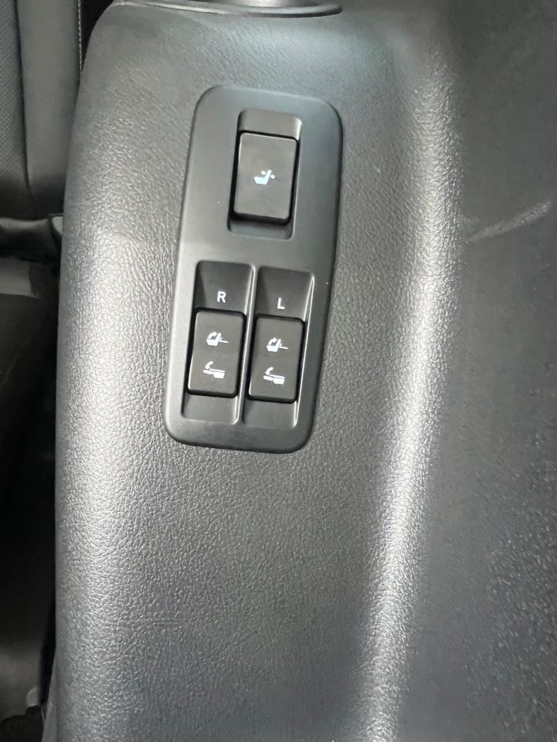
								Toyota Land Cruiser Prado TXL full									
