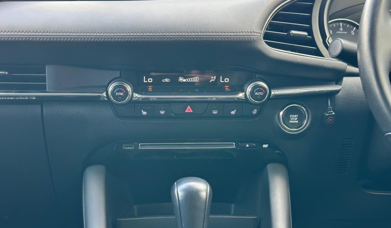 
								Mazda 3 full									