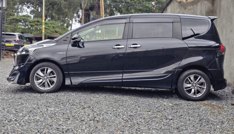 
								Toyota Sienta full									