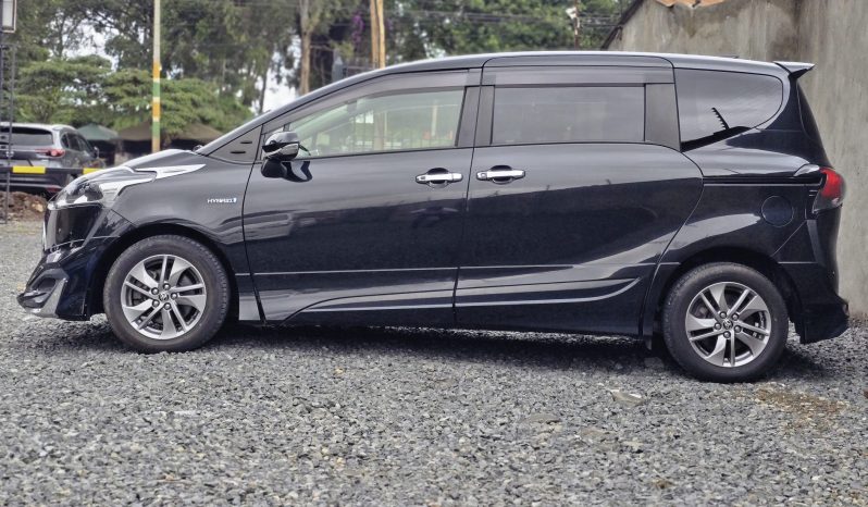 
								Toyota Sienta full									