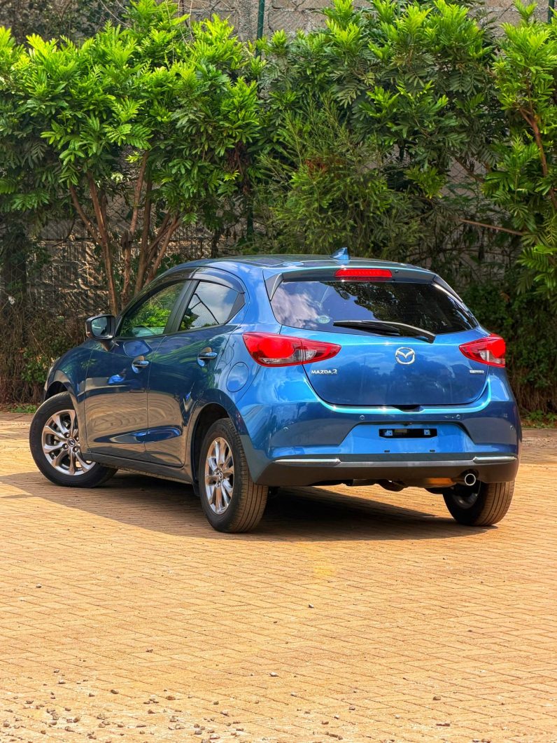 
								Mazda 2 full									