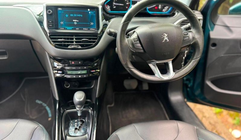 
								Peugeot 2008 full									