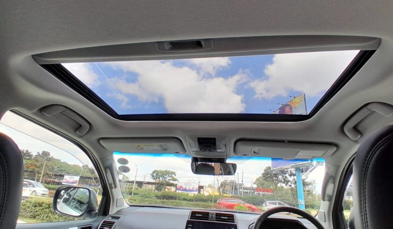 
								Toyota Land Cruiser Prado TXL full									