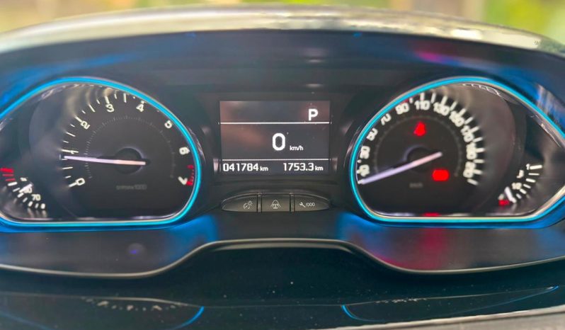
								Peugeot 2008 full									